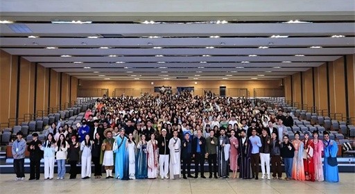 高雅艺术进校园！福建省实验闽剧院《?！凹比辶帧烦两降锹礁Ｖ莨ど萄г?/>
										</div>
										<div   id=